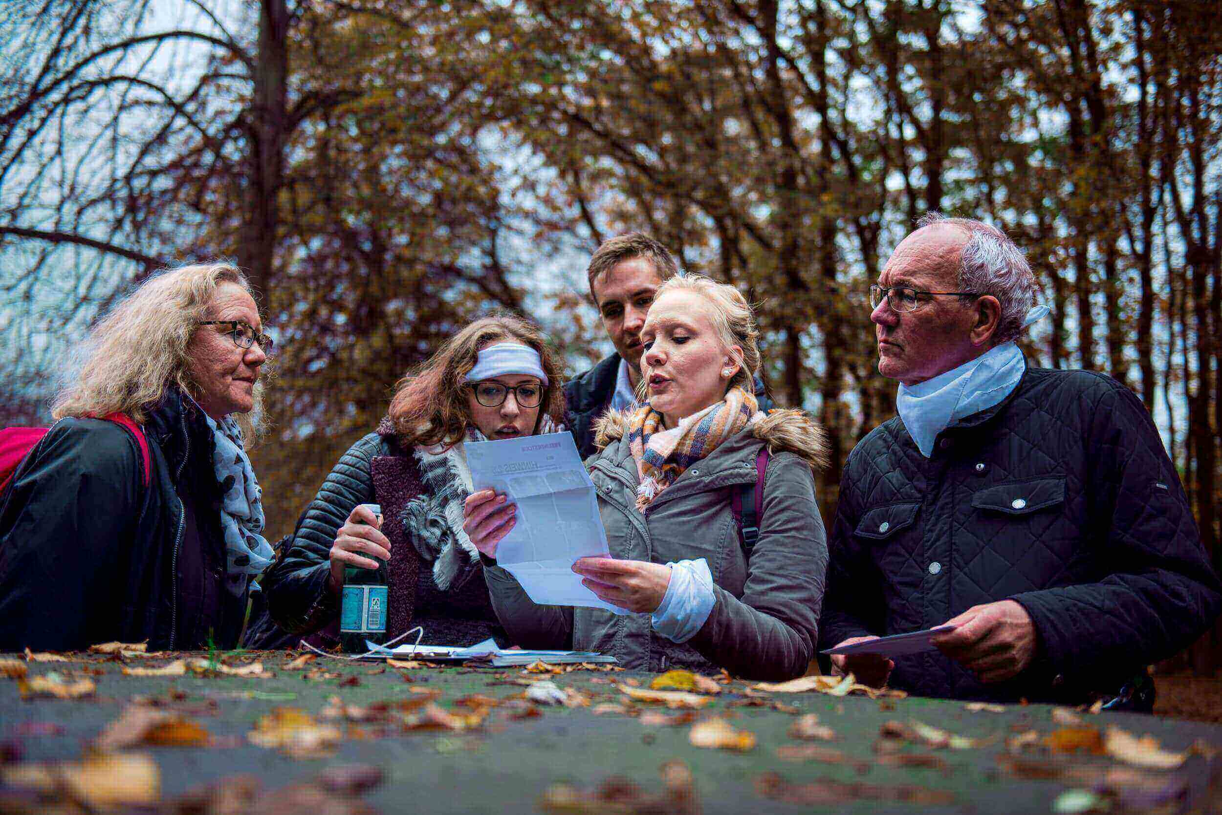 Winter Schnitzeljagd - Team rätselt