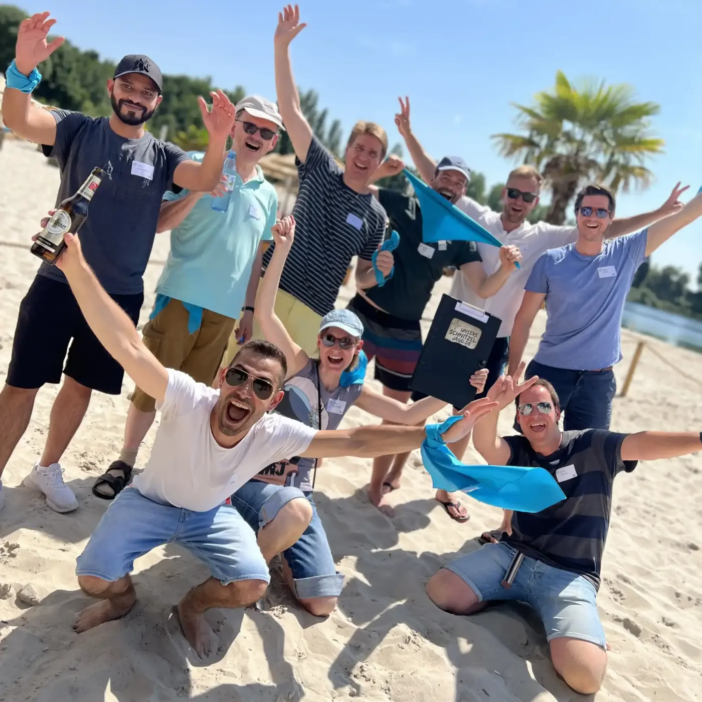 Sommerolympiade Teamevent - jubelndes Team