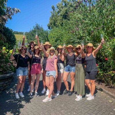 Gruppenfoto JGA Weinwanderung Mosel