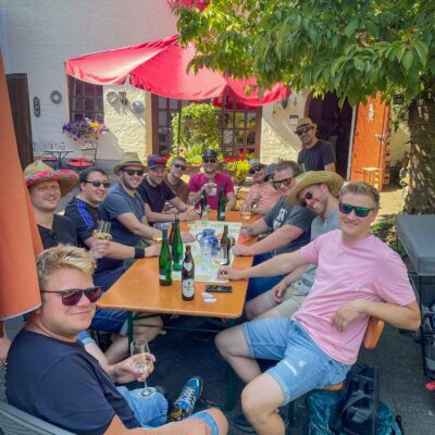 Gruppenfoto JGA Weinwanderung Mosel