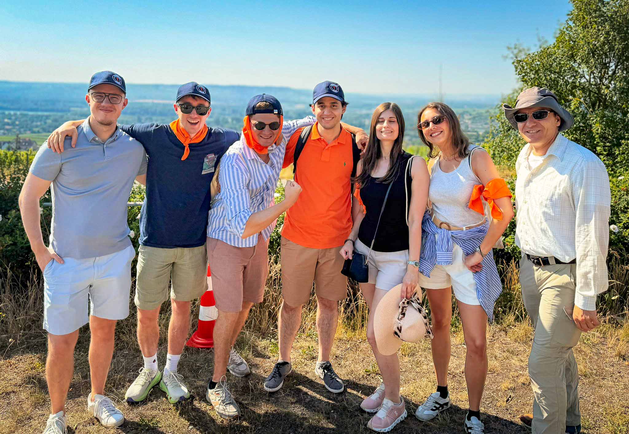 Gruppe bei Schnitzeljagd in Rheingau