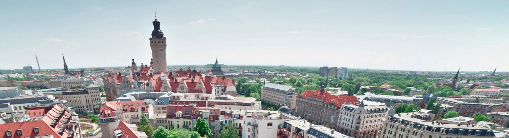 Vogelperspektive auf Leipzig mit Blick auf Neues Rathaus