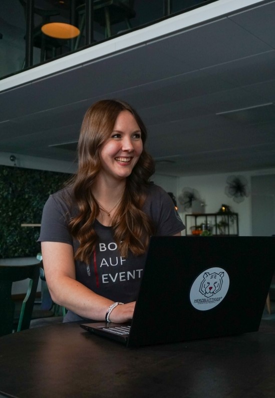 Sharlene von Herzbluttiger Events