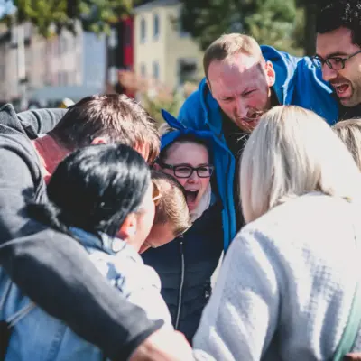 Schnitzeljagd - Team feuert sich an