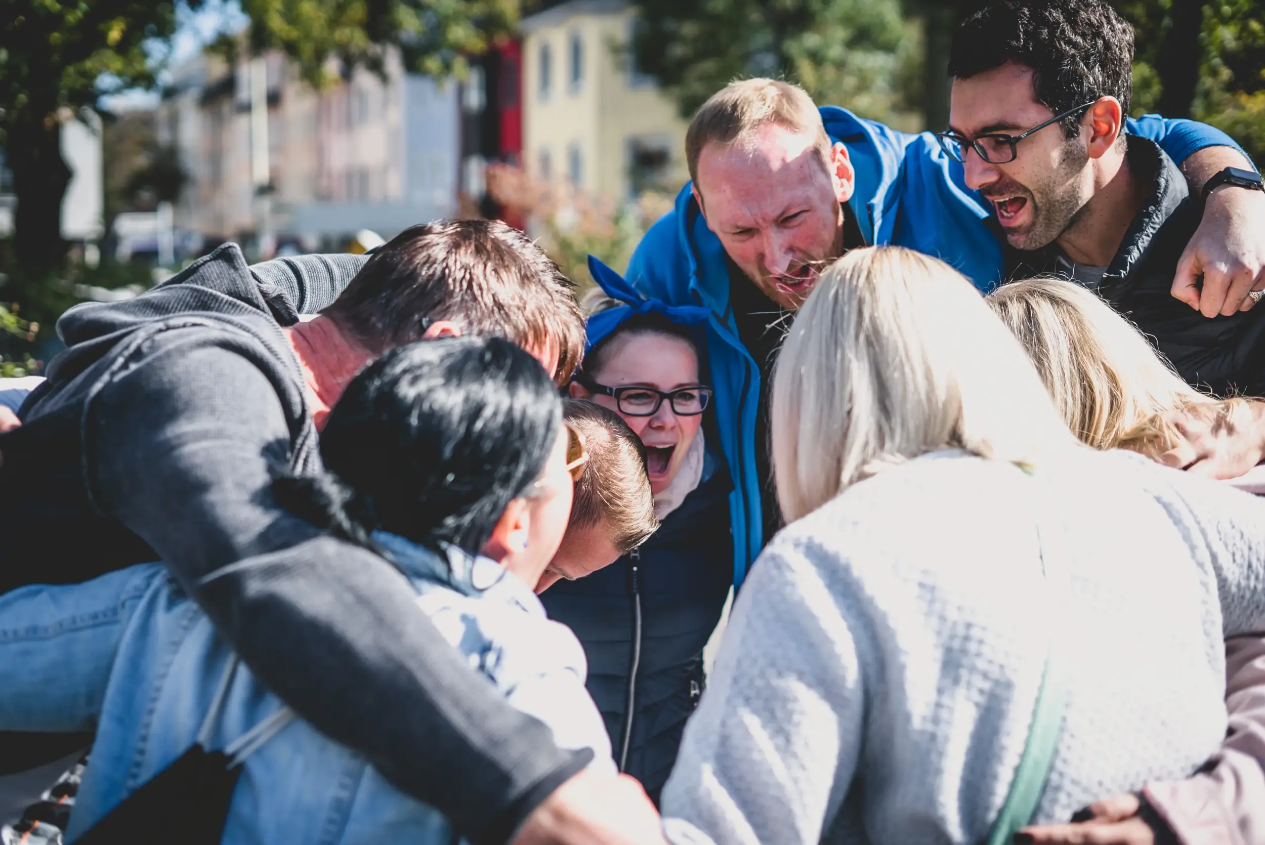 Schnitzeljagd - Team feuert sich an