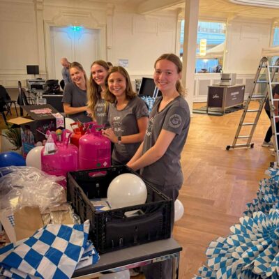 Dekoteam von Herzbluttiger Events während Firmen Oktoberfest
