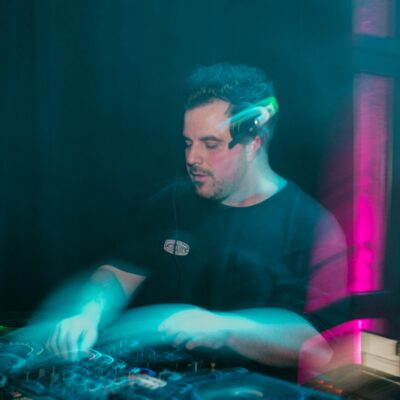 DJ legt auf bei Quiz Night