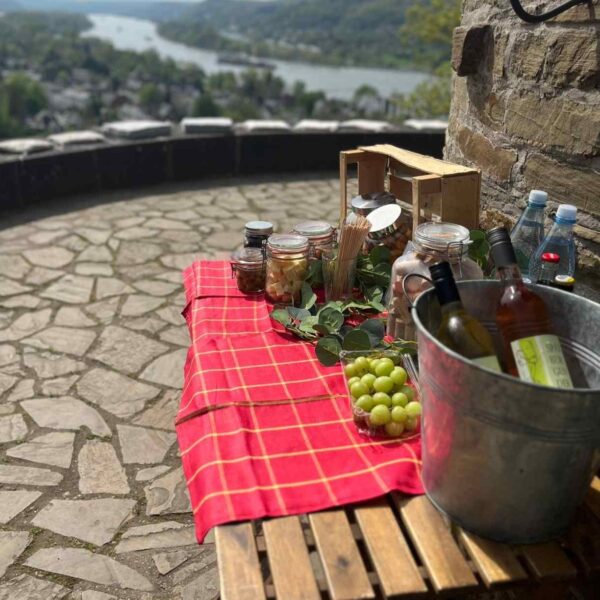 Picknick in den Weinbergen.
